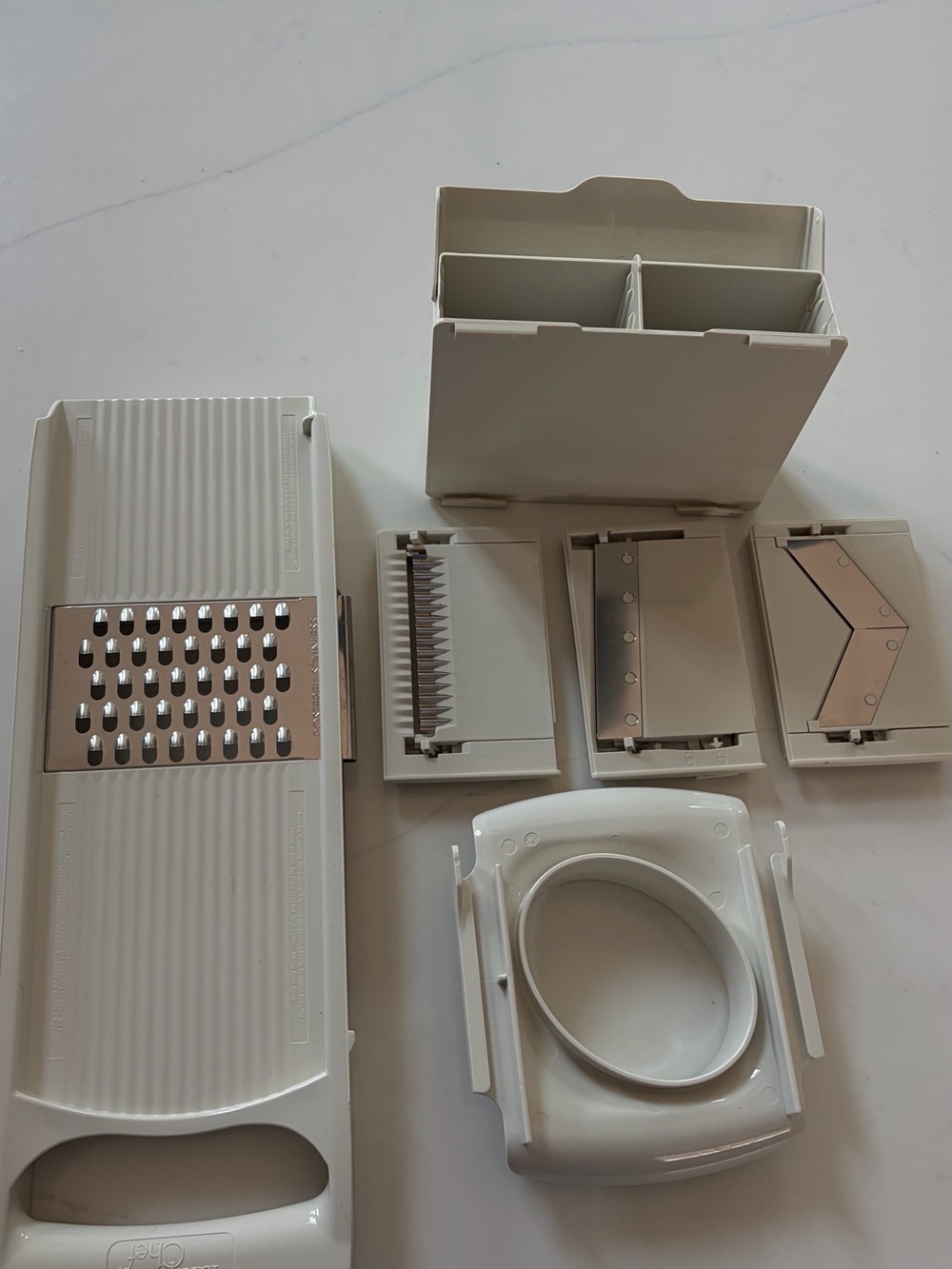 Kitchen Mandoline Slicer with Interchangeable Blades